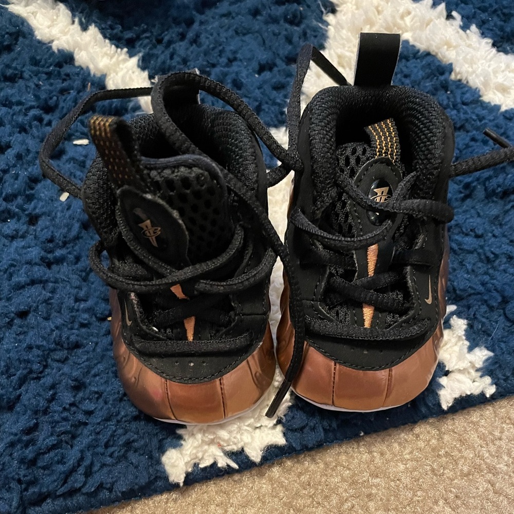 Nike little posite one cb copper